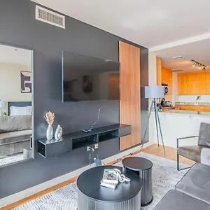 Luxury 1br Dt Highrise, Pool, Gym, Parking, W-d, Golf , Phoenix United States